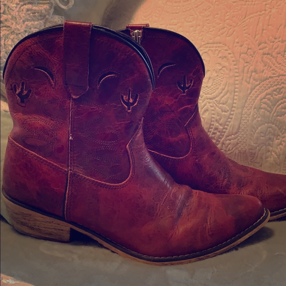 Dingo Moon and Cactus Zipper Booties